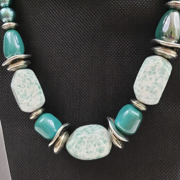 Jewelmint Turquoise Silver Tone Necklace Bracelet - Picture 2 of 8